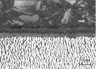 圖 12 – CMSX-4 [39 ppm La+Y] 在 105°0C/125 MPa 下進(jìn)行蠕變斷裂測試后的表面微觀(guān)結構